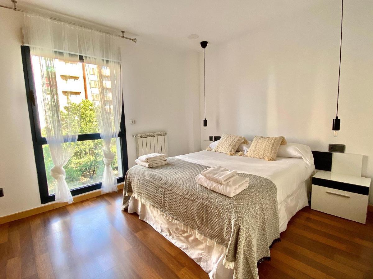 Housingleon - Centro Con Dos Plazas De Garaje Appartamento
