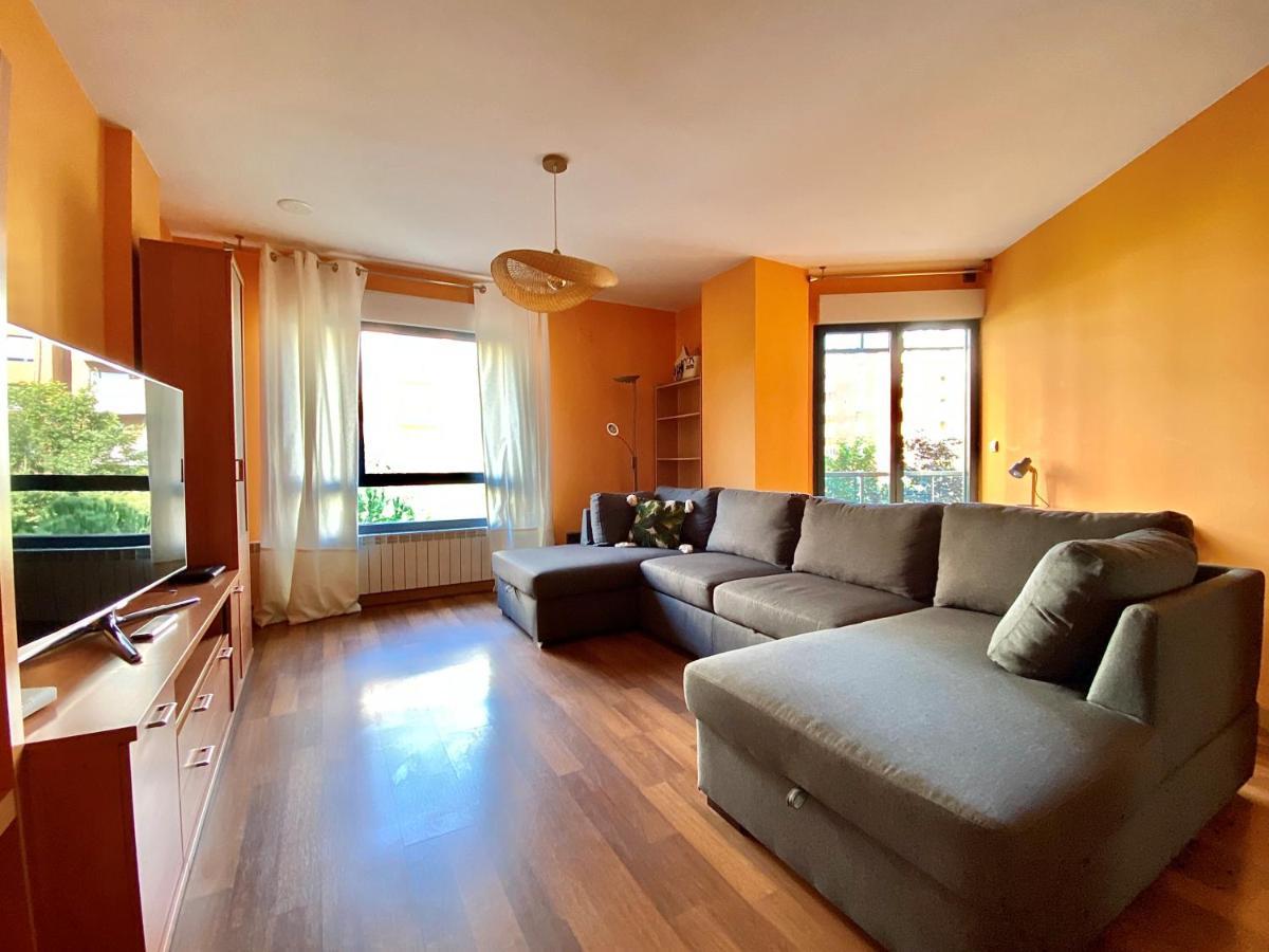 Housingleon - Centro Con Dos Plazas De Garaje Appartamento León